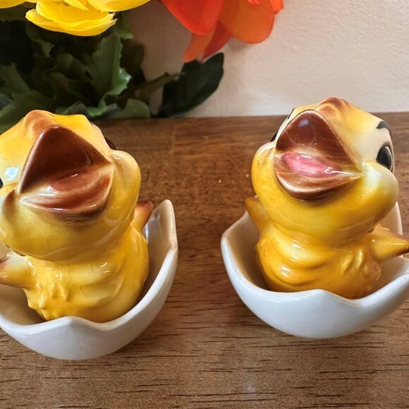 Vintage Goebel Duckling Figurines in Eggshells West Germany Ceramic Easter Decor - Picture 1 of 5